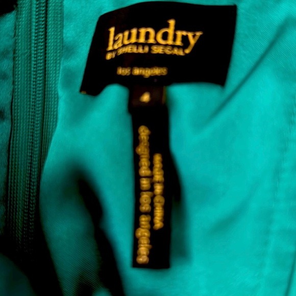 Laundry by Shelli Segal - Picture 3 of 7